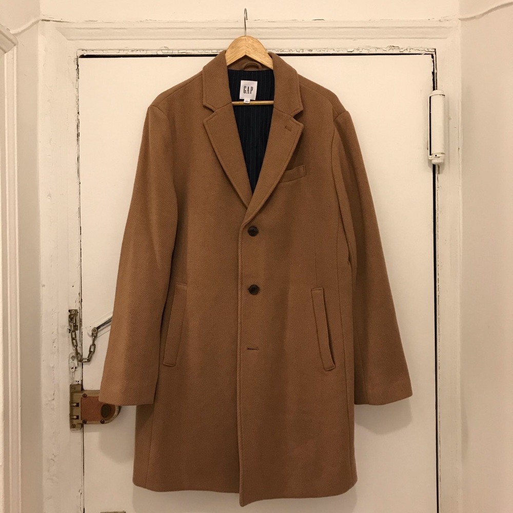 Like new! GAP brand overcoat!! Size large.